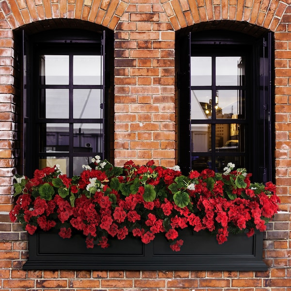 Fairfield Window Box 5' - Black